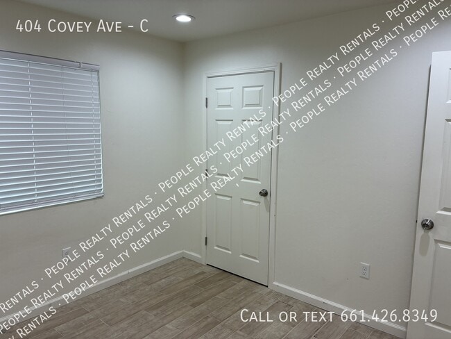 Building Photo - 404 Covey Ave