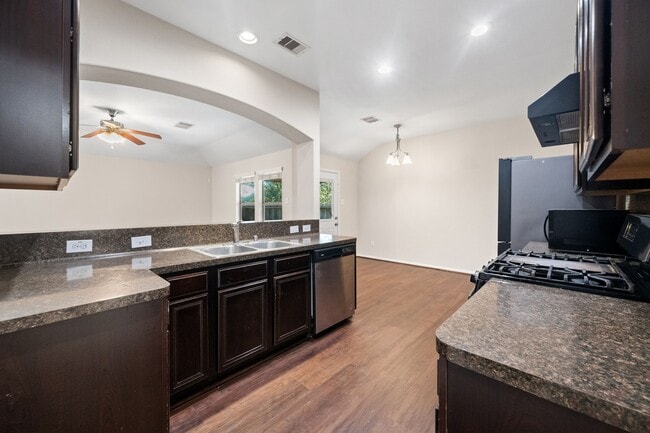 Building Photo - 3027 Lockeridge Village Dr
