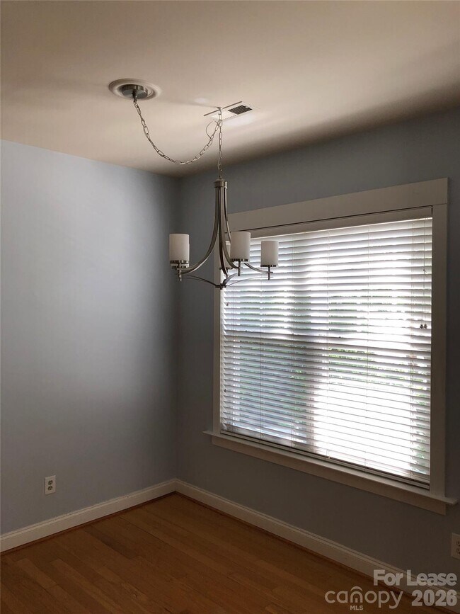 Building Photo - 113 Lake Davidson Park