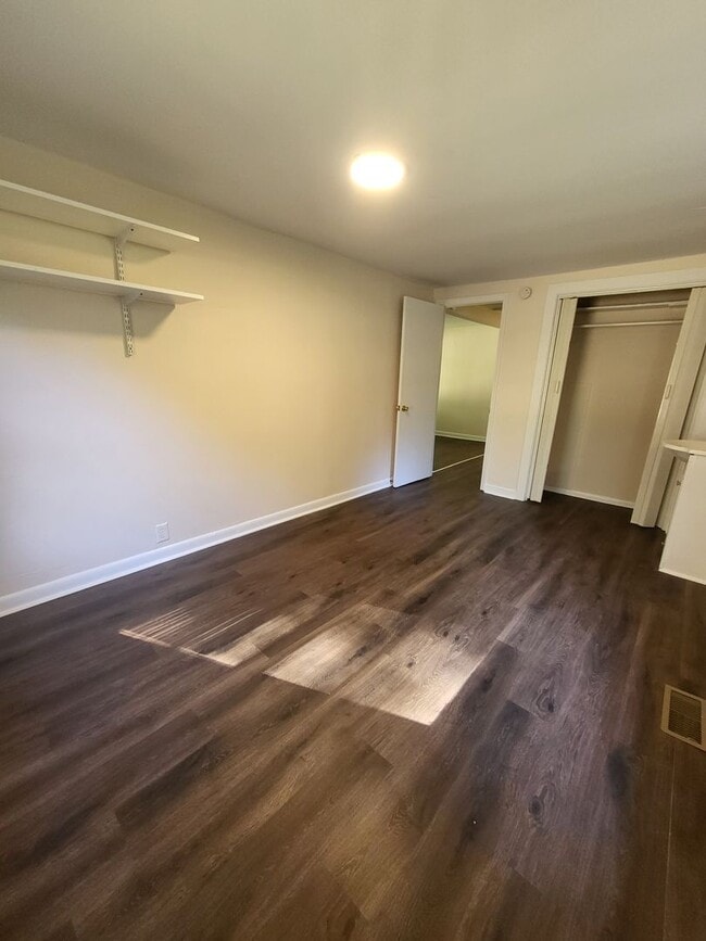 Building Photo - Charming Cottage on the Eastside Available Now