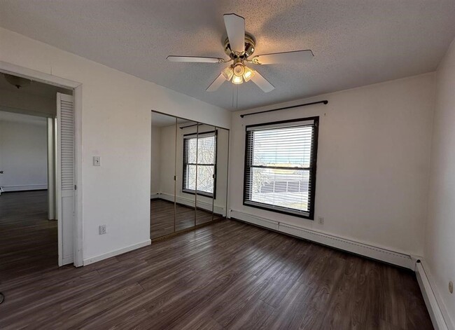 Building Photo - 2 Bedroom 1 Bathroom Condo