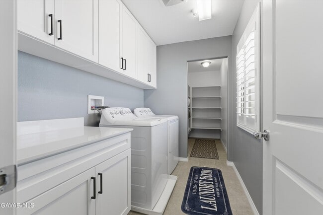 Building Photo - 41638 Cielo Vista Dr