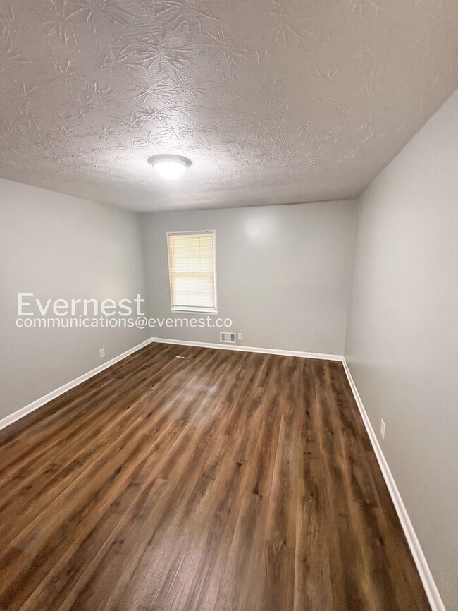 Building Photo - 539 Green St