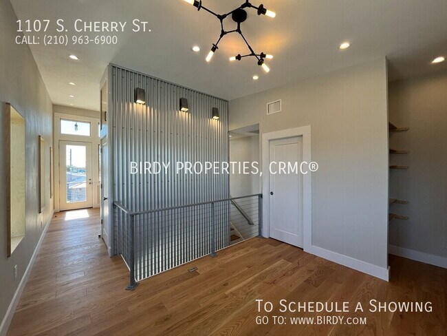 Building Photo - 1107 S Cherry St