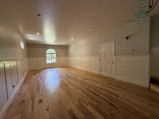 Building Photo - Spacious & Private Four Bedroom Carmel Val...