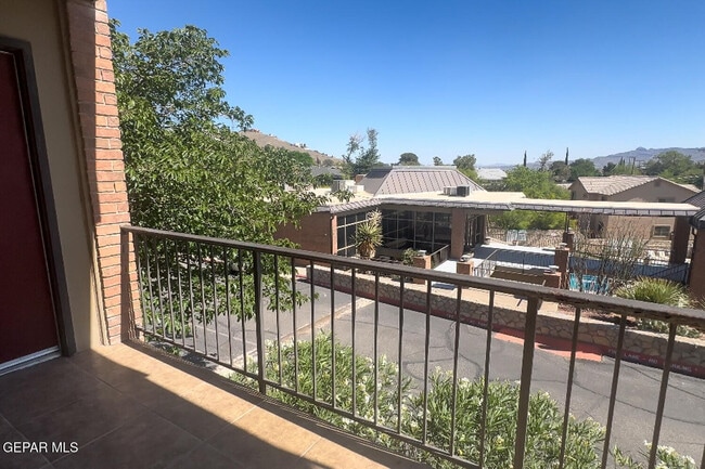 Building Photo - 4433 N Stanton St