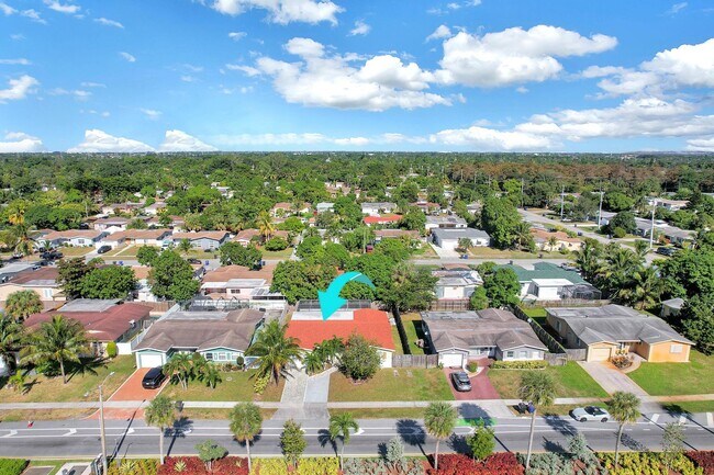 Building Photo - 6481 Kimberly Blvd