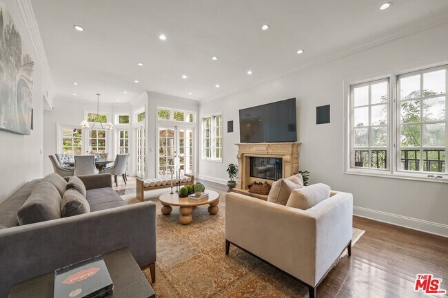 Building Photo - 9023 Alto Cedro Dr