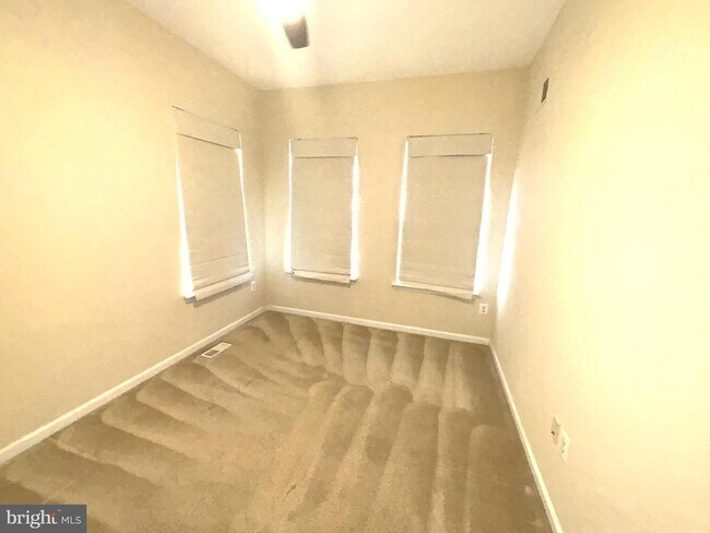 Building Photo - 22410 Glenbow Way