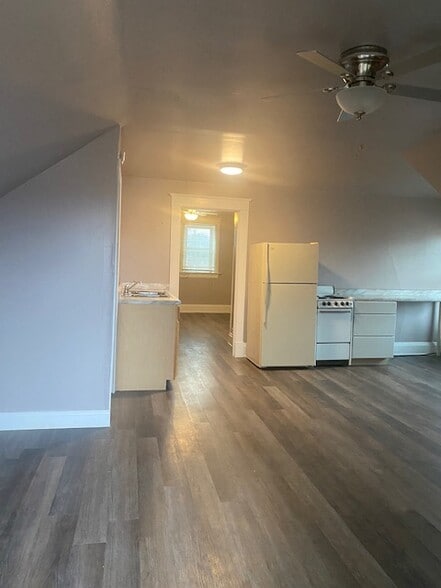 living room & kitchen - 6740 Montgomery Rd