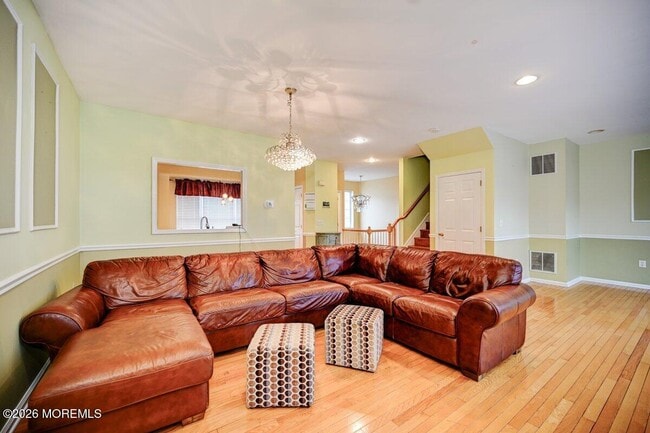 Building Photo - 319 Bernard Dr