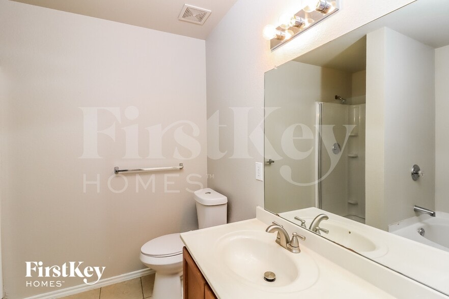 Building Photo - 1413 Erin Ct