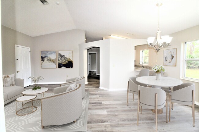 Staged dining and bar island - 23 Richelieu Ln