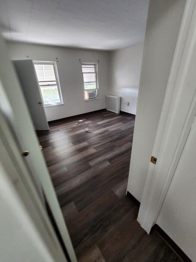 Building Photo - 21 Hertz Ct