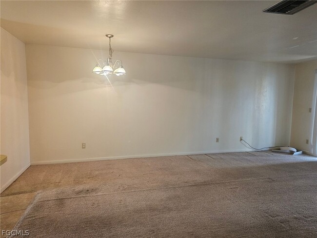 Building Photo - 3823 SE 11th Pl