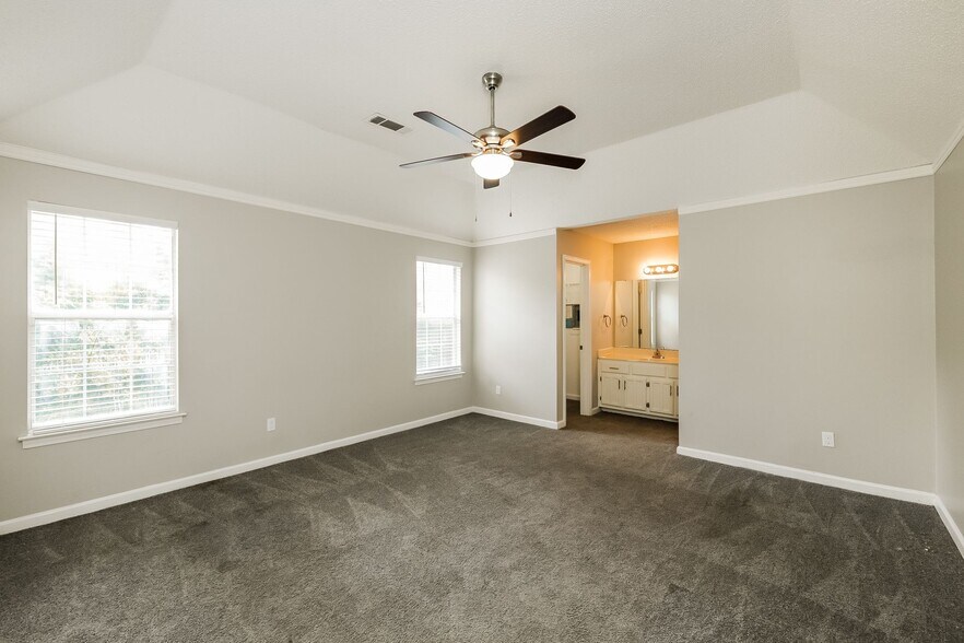 Building Photo - 1241 Trotters Stop Cove