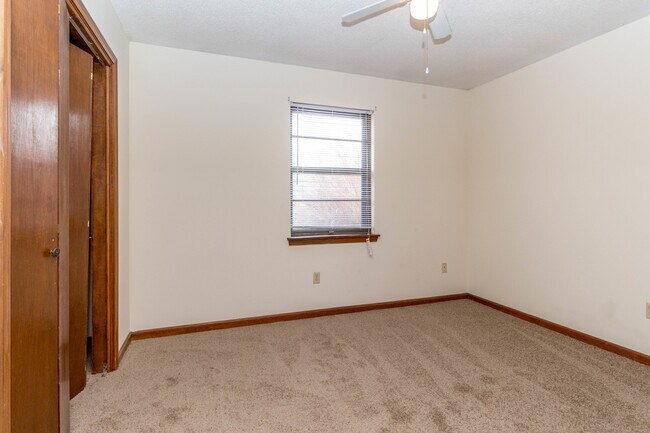 Building Photo - 1616-1618 Handley Place