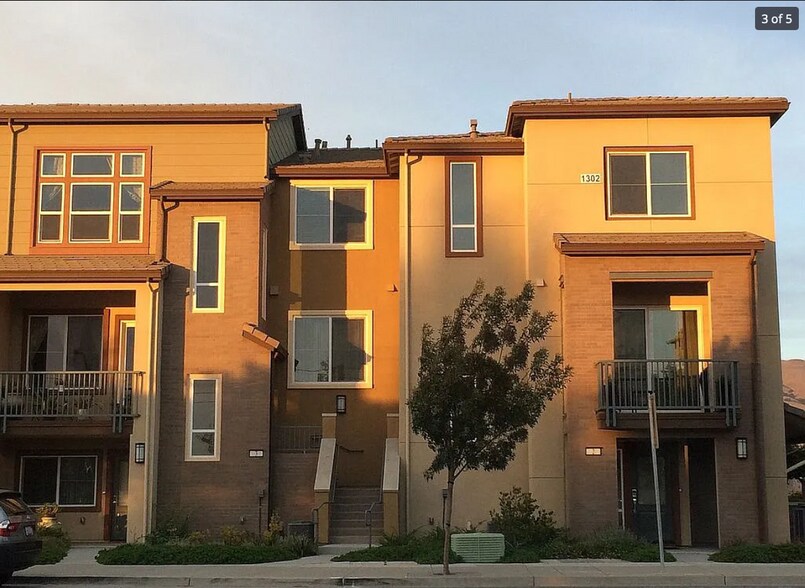 Building Photo - 1302 N Capitol Ave