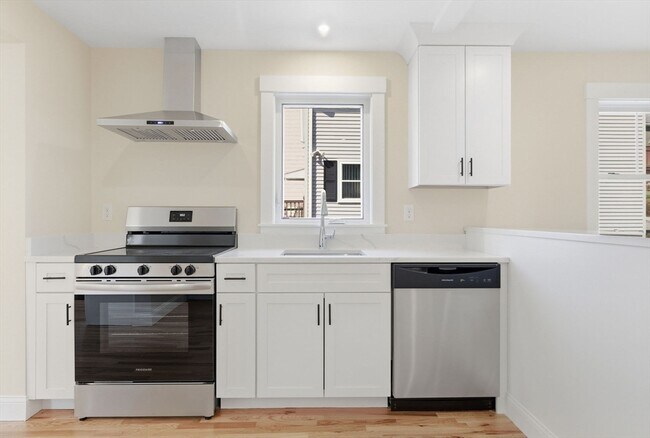 Building Photo - 20 Beacon St