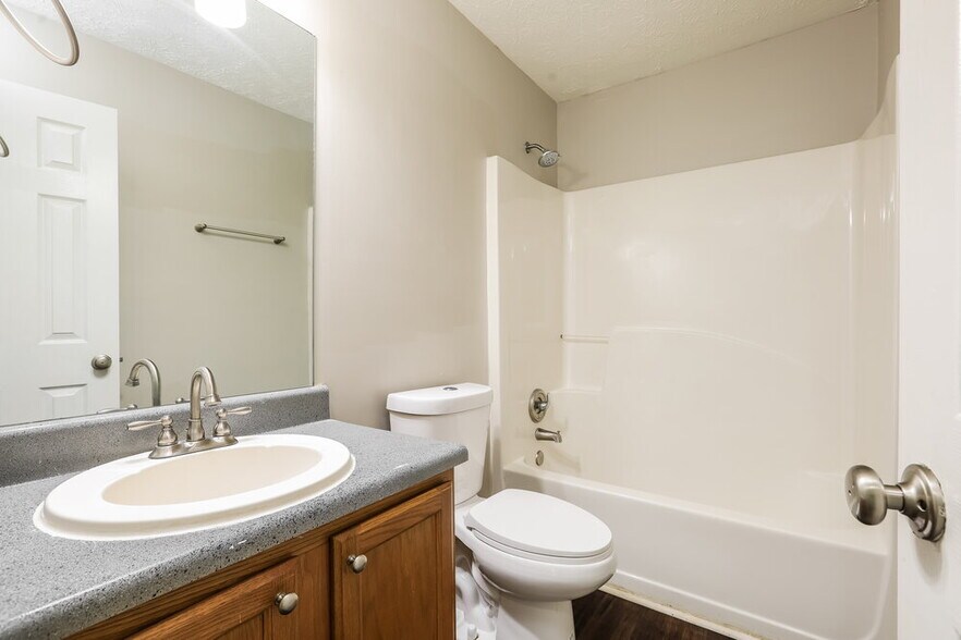 Building Photo - 7065 Springgrove Ct