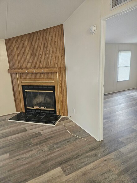 Building Photo - 109 Eagle Dr