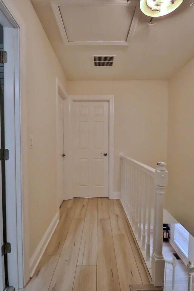 Building Photo - 713 Green Mountain Ct