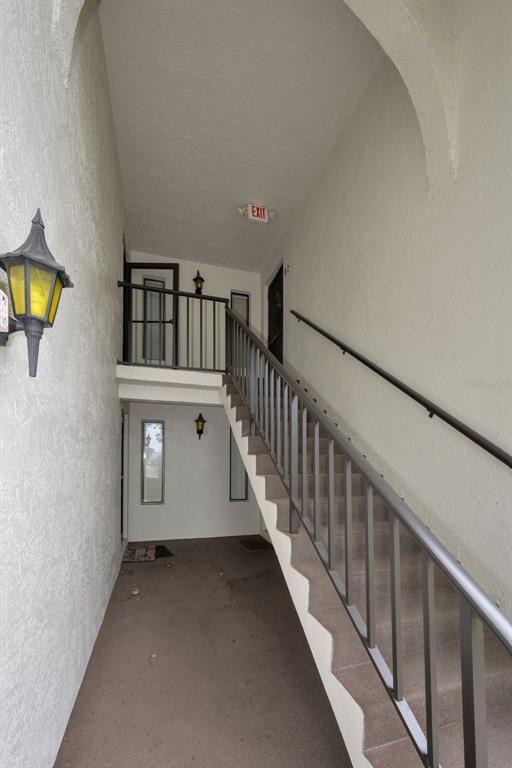 Building Photo - 2687 Pine Ridge Way S