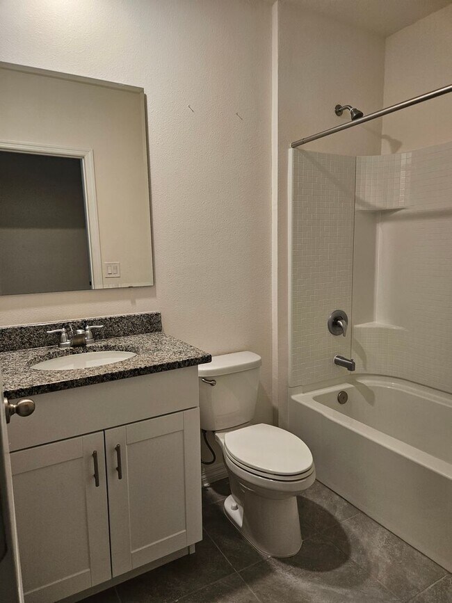Building Photo - 44 Bella Oaks Dr