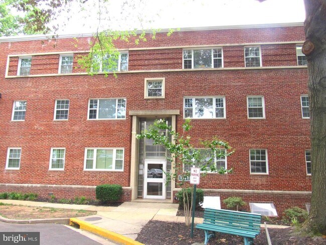 Building Photo - 1311 N Ode St