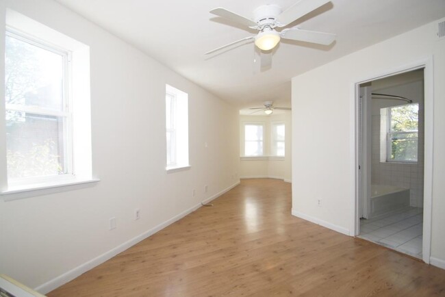 Primary Photo - 2435 Grays Ferry Ave