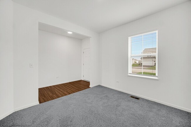 Building Photo - 349 Danforth Dr