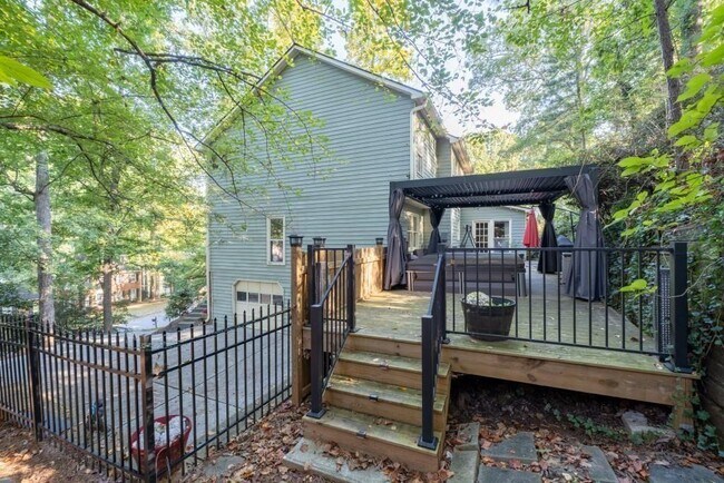 Building Photo - 2339 Milstead Cir NE
