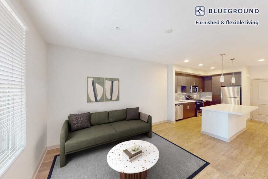 Building Photo - 121 E Rte 66