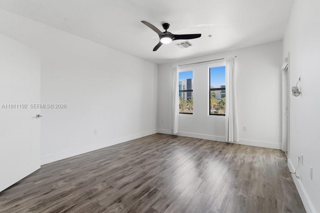 Building Photo - 913 NW 45th Ter