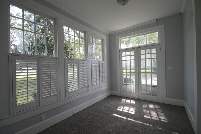 Building Photo - Exclusively Offered by Muse Realty Rentals, LLC