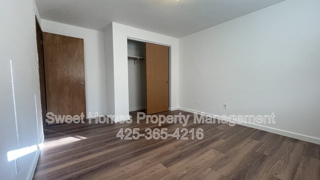 Building Photo - 2007 131st Ave NE