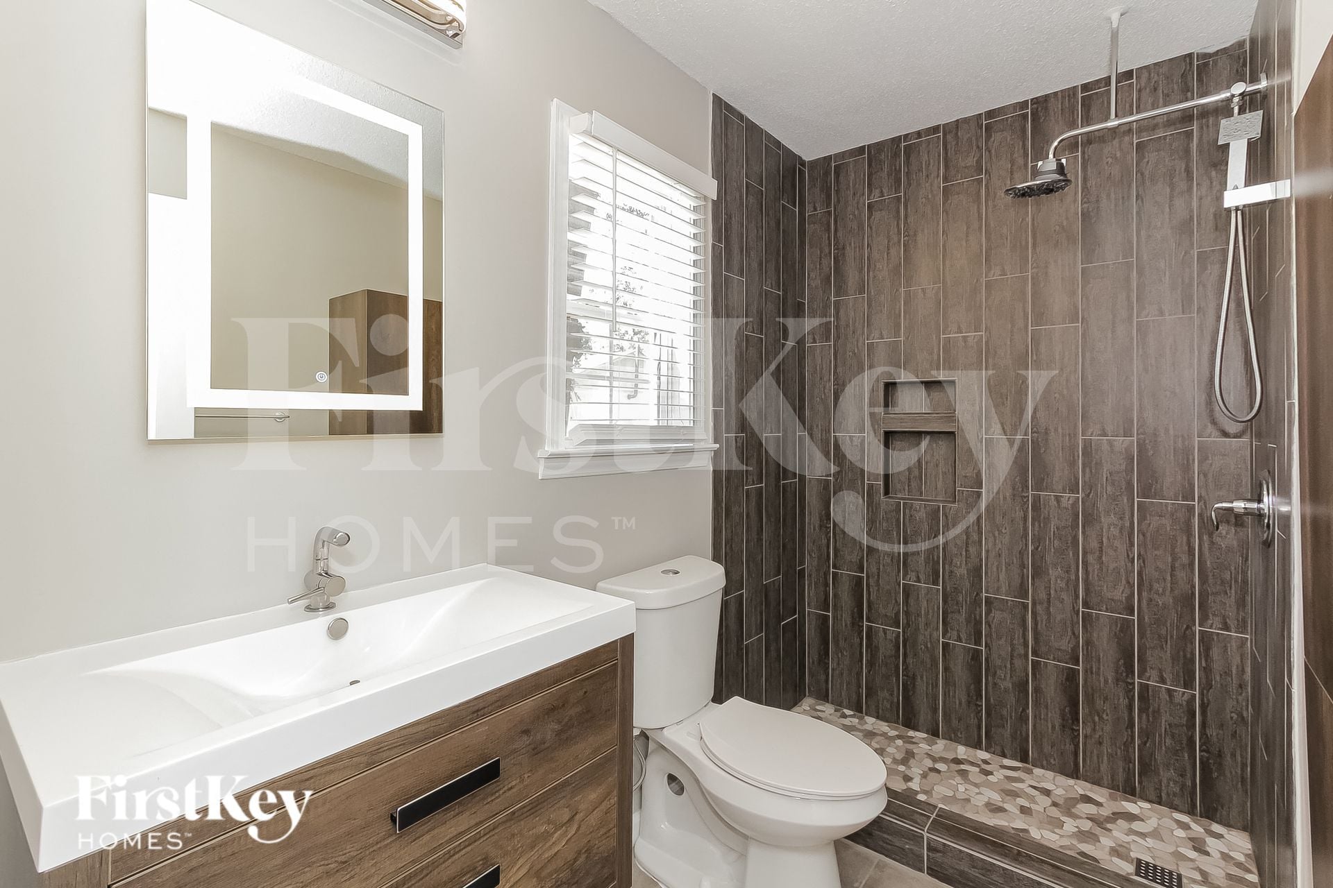 Building Photo - 420 W Henry St