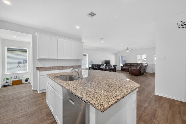 Building Photo - 7411 Canyon Chase Dr