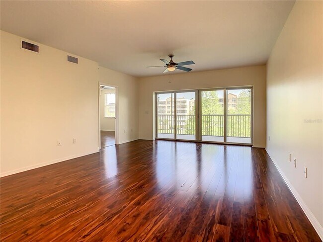 Building Photo - 960 Starkey Rd