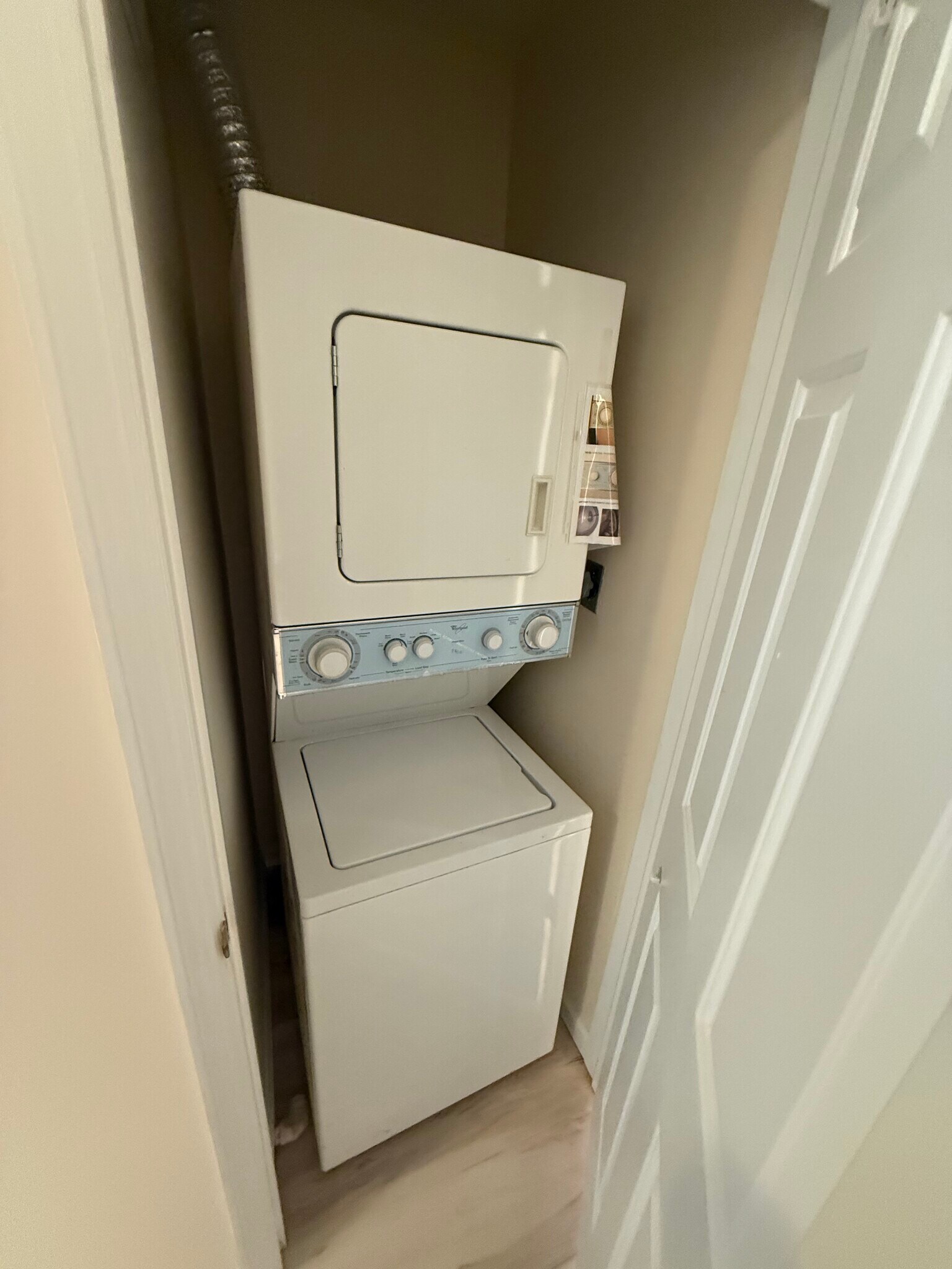 Building Photo - 304 Saint Michaels Walk