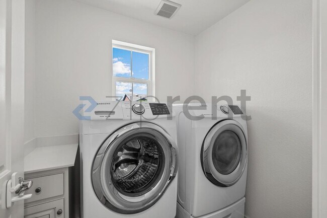 Building Photo - 136 Willowrun Wy