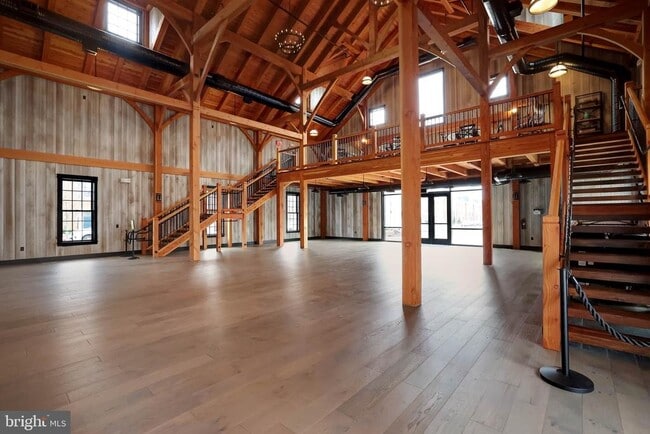 Building Photo - 7049 Banbury Dr
