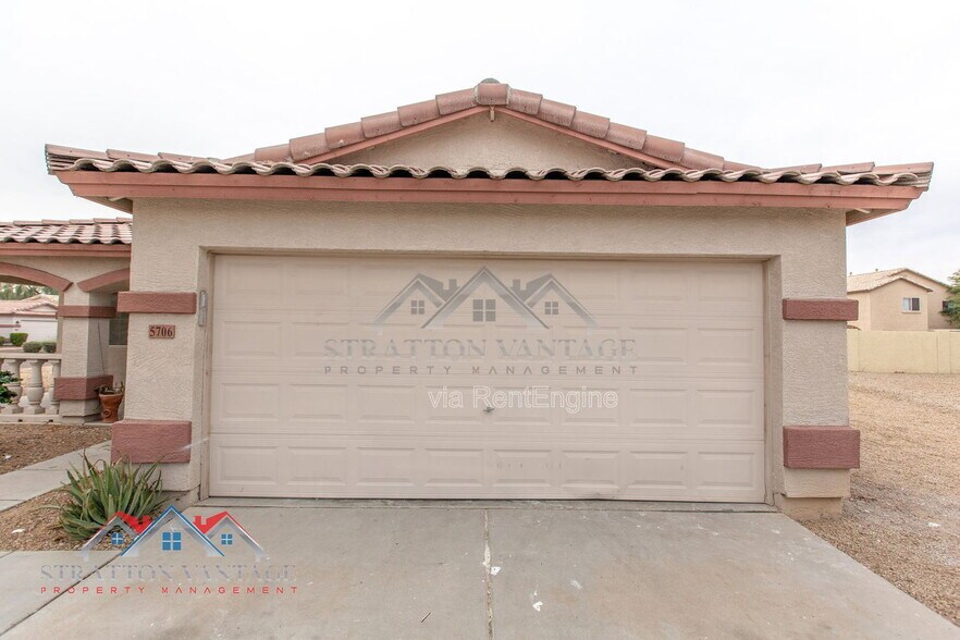 Building Photo - 5706 N 74th Dr