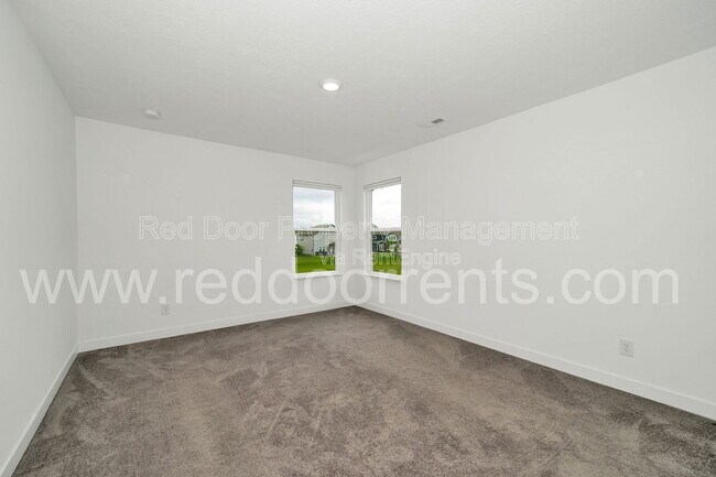 Building Photo - 6380 Apperson Dr