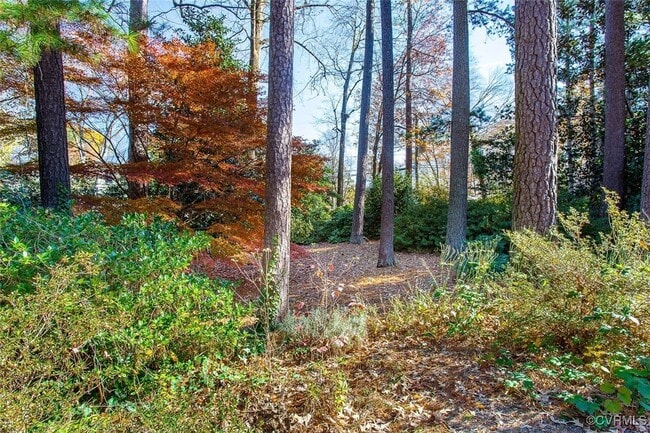 Building Photo - 509 Waveny Rd