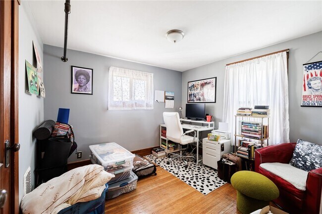 Building Photo - 109 Bedford St