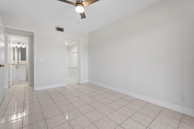 Building Photo - 500 Village Green Cir E