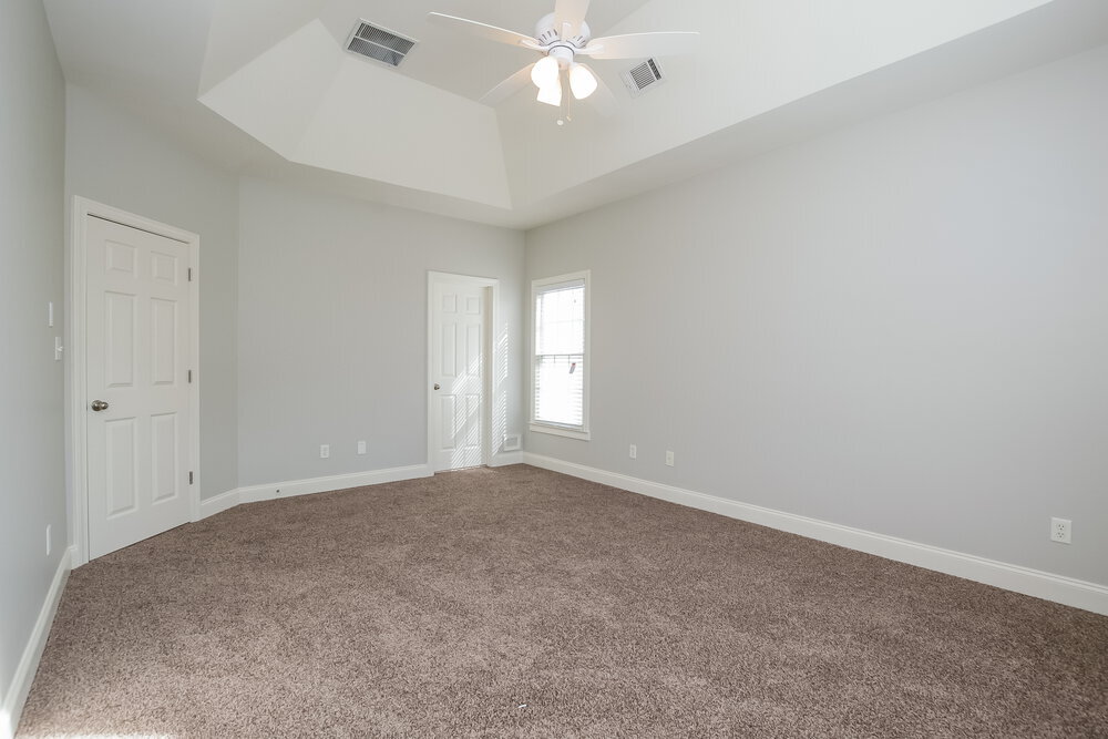 Building Photo - 5685 Eagles Watch