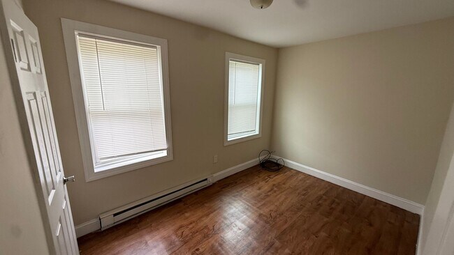 Building Photo - 1547 N 60th St