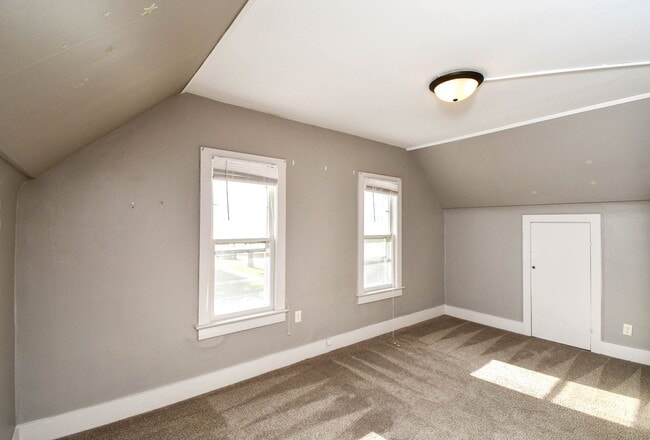 Building Photo - 1515 S Duluth Ave